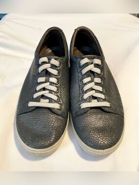 *EUC* ECCO Soft 7 Leather Sneakers -Metallic Pewter- Women’s Sz 8 -Laced/Comfort